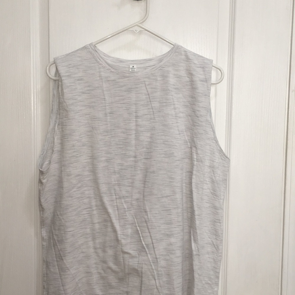 Light grey Lulu lemon active top
